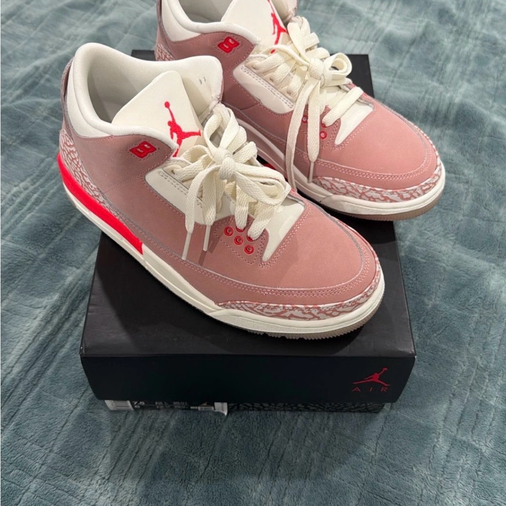 WMNS AIR JORDAN 3 RETRO